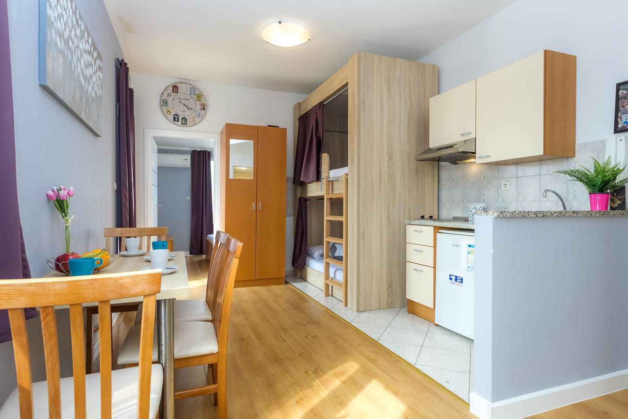 Apartments In City Center Ventus Novalja Extérieur photo