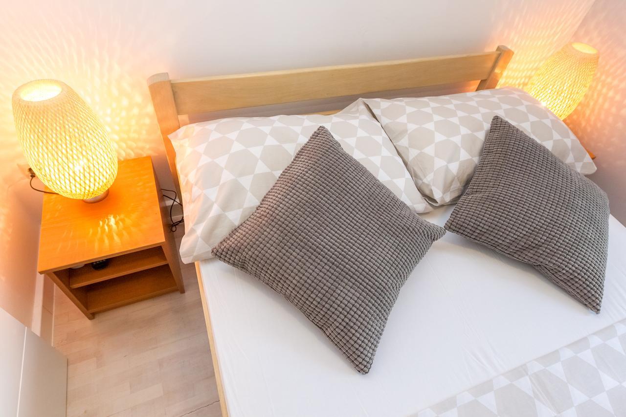 Apartments In City Center Ventus Novalja Extérieur photo