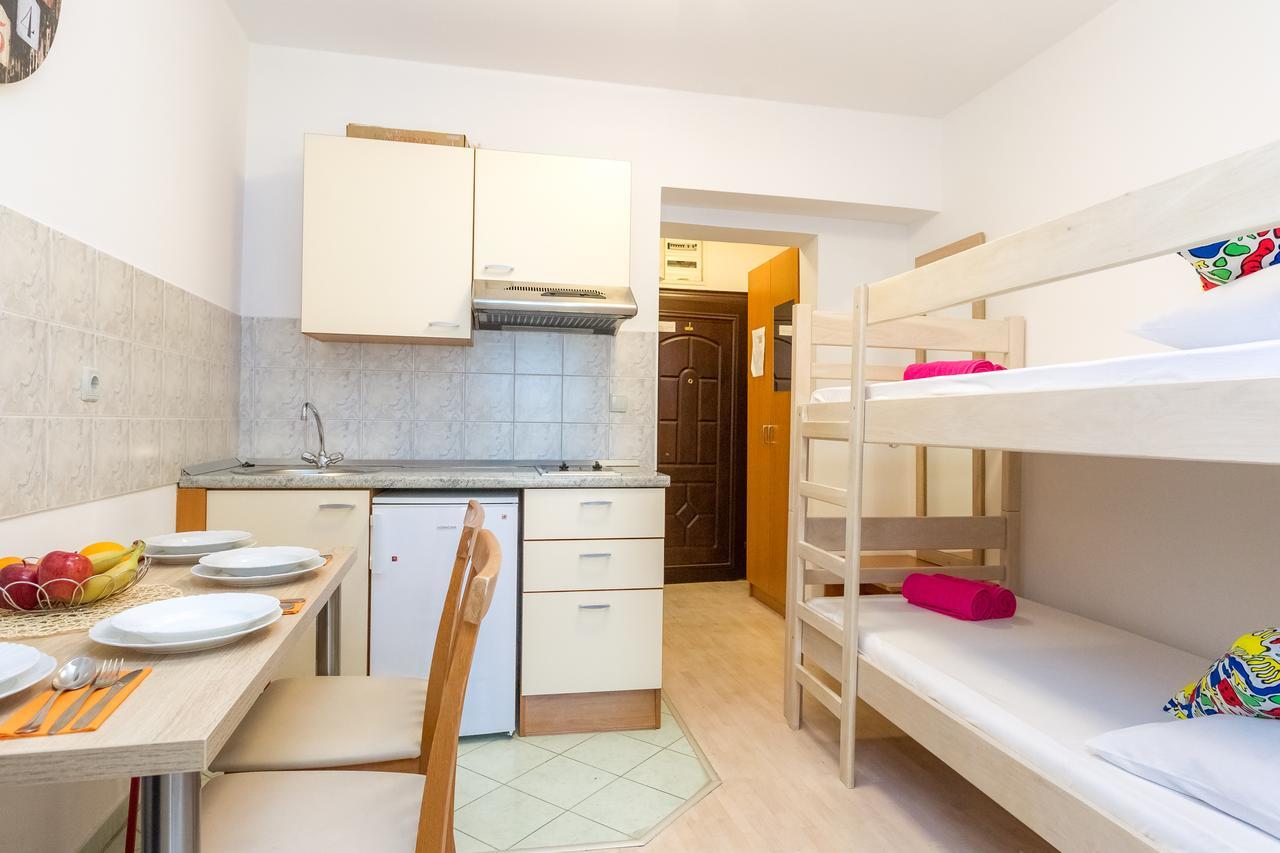 Apartments In City Center Ventus Novalja Extérieur photo