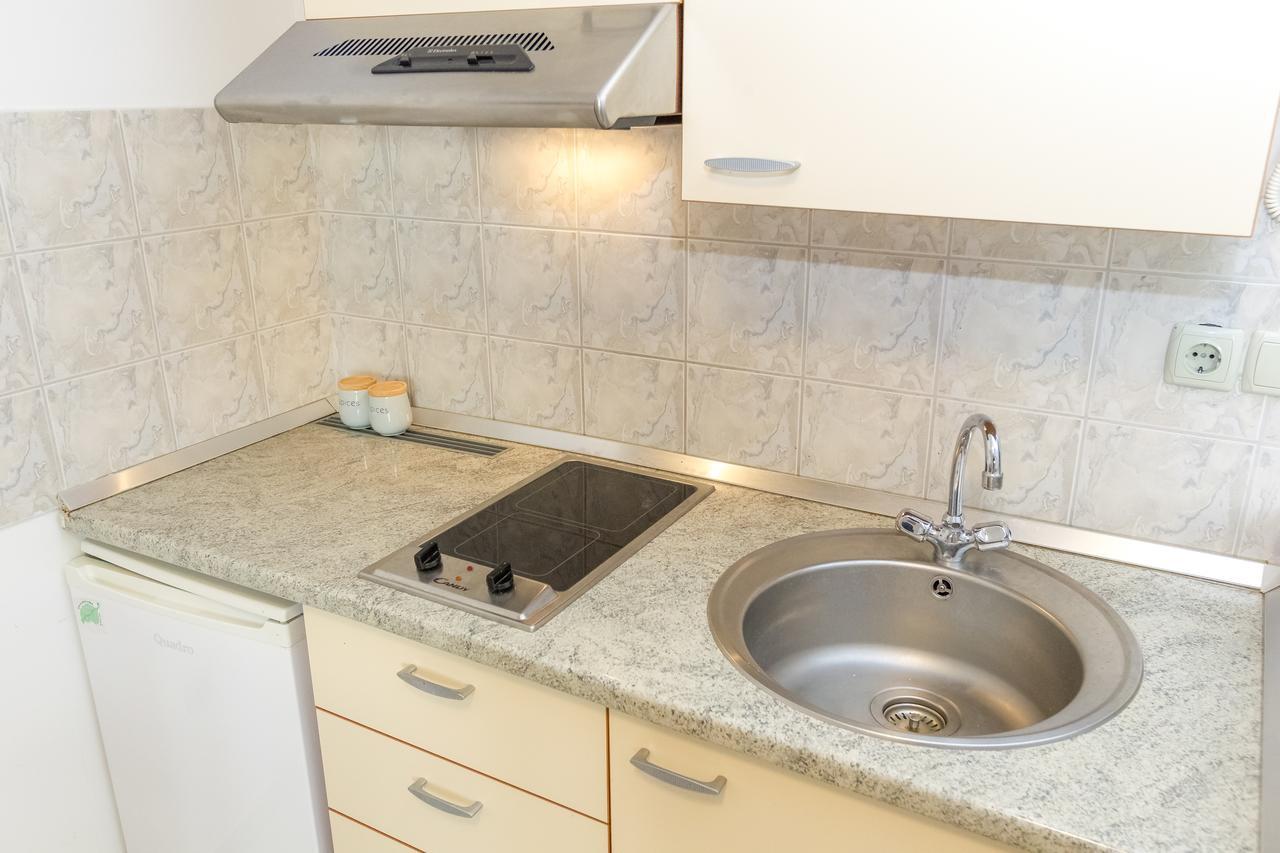 Apartments In City Center Ventus Novalja Extérieur photo