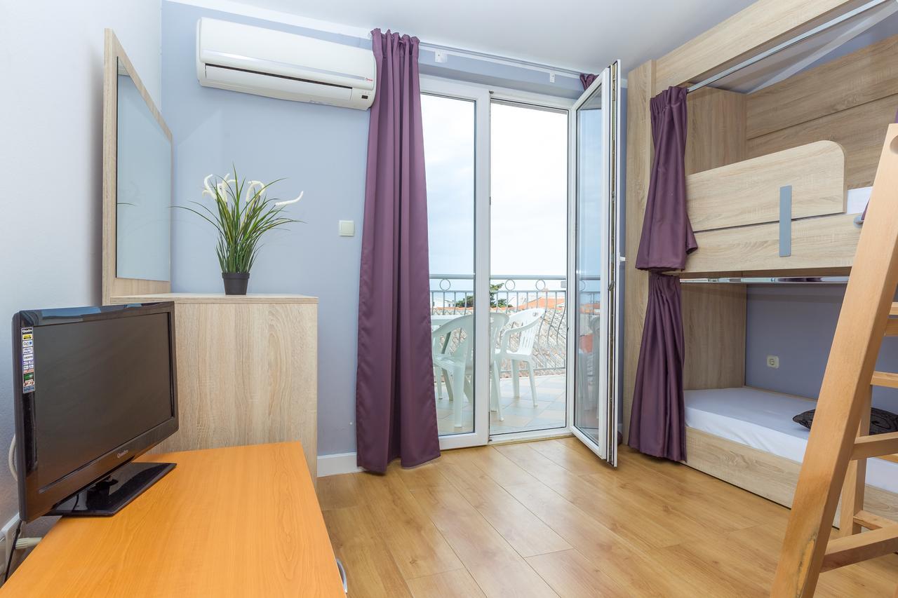 Apartments In City Center Ventus Novalja Extérieur photo