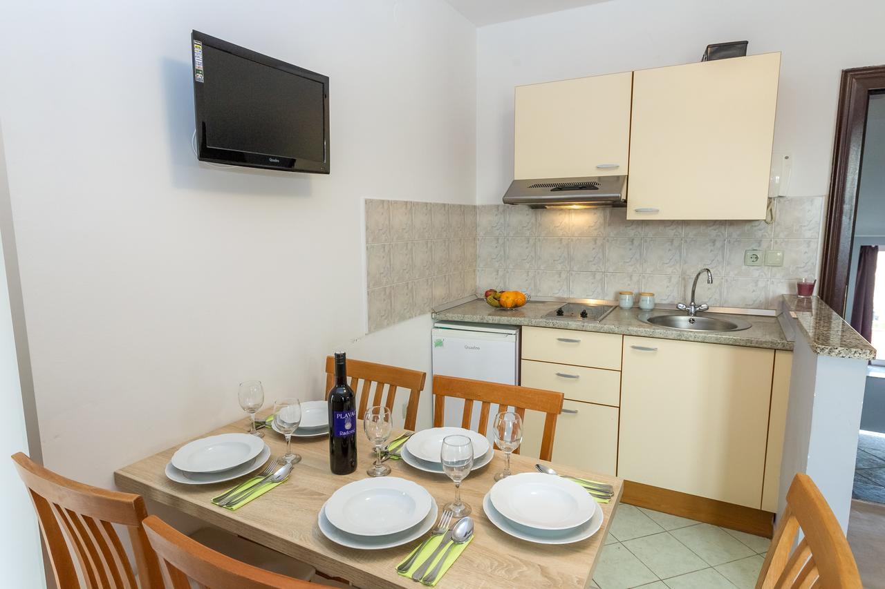 Apartments In City Center Ventus Novalja Extérieur photo