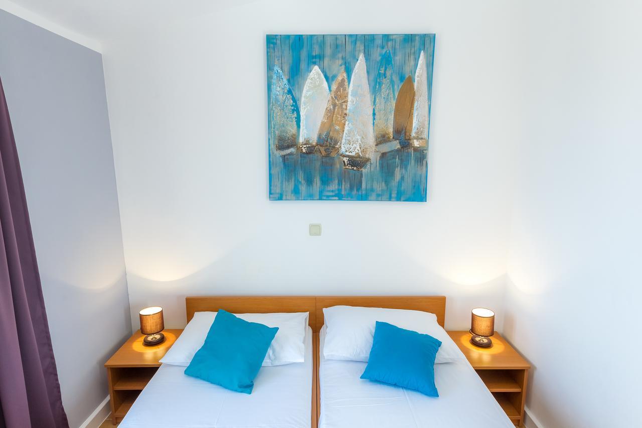 Apartments In City Center Ventus Novalja Extérieur photo